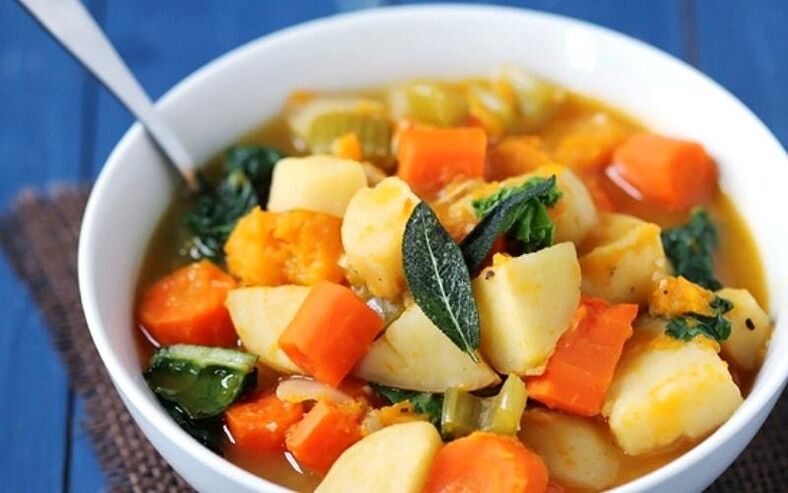 Gemüseeintopf - ein einfaches und gesundes Gericht auf der Speisekarte von Patienten mit Pankreatitis