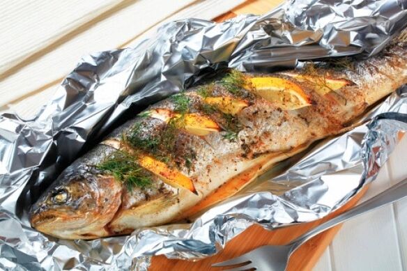 Folgen Sie der Maggi-Diät mit in Folie gebackenem Fisch zum Abendessen